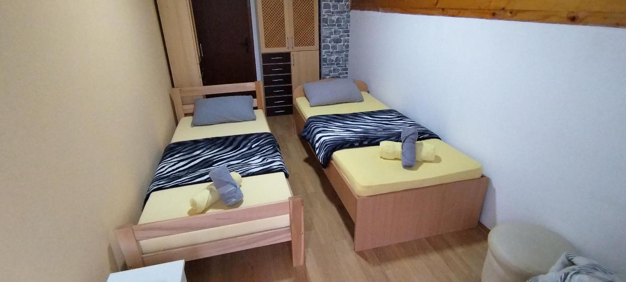Sobe Lara * Donji Milanovac